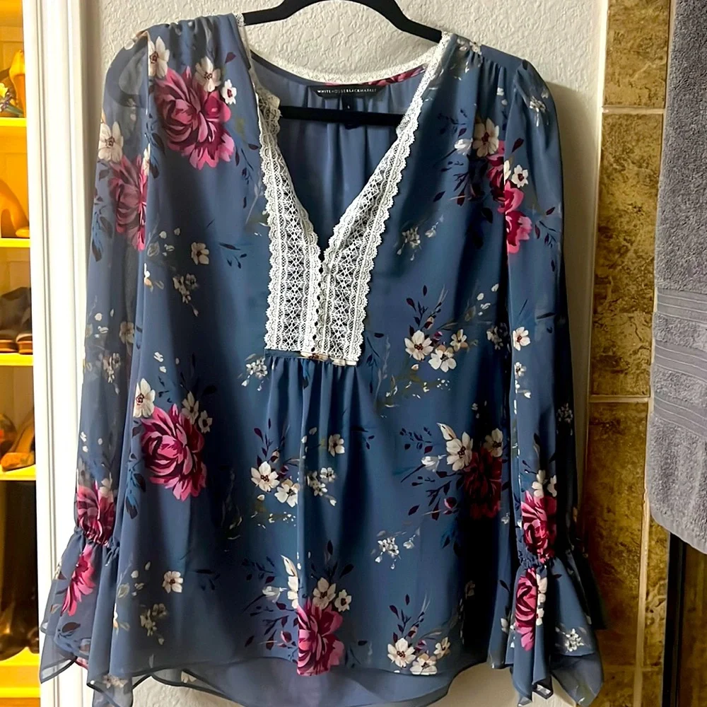 White House Black Market, size 4 dressy casual top. - Picture 1 of 2